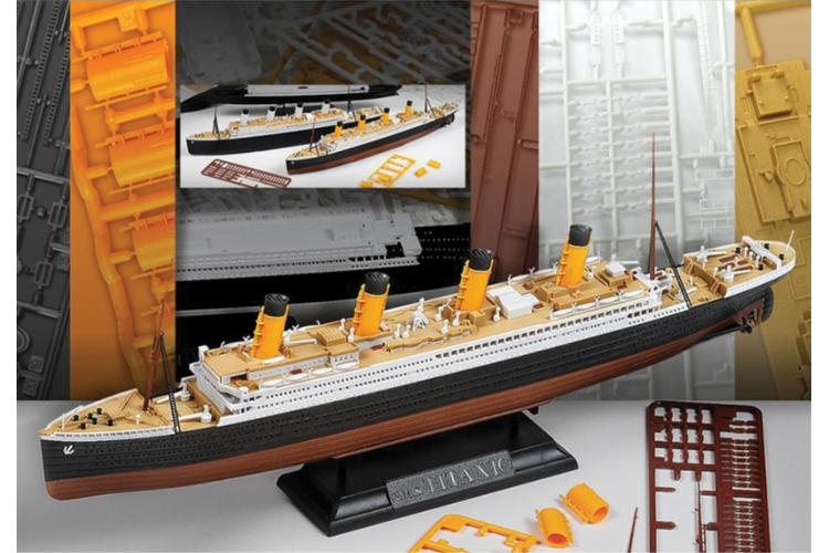 Academy R.M.S Titanic 1:700 scale kit